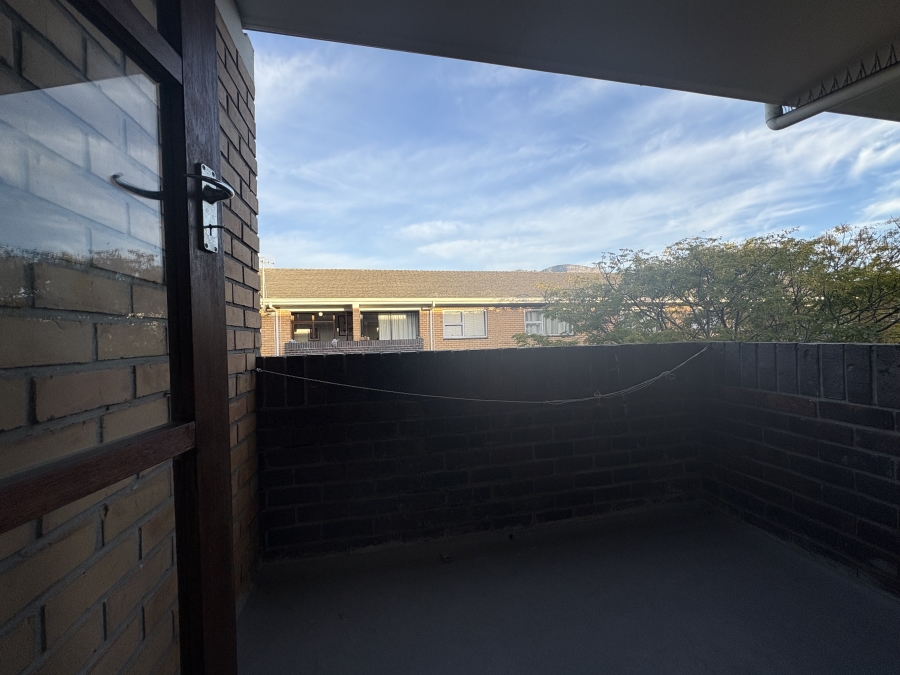 To Let 2 Bedroom Property for Rent in Kenilworth Western Cape